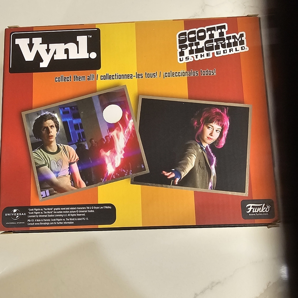Funko Vynl Scott Pilgrim & Ramona Flowers Figures - Pink and Tan - Picture 2 of 4